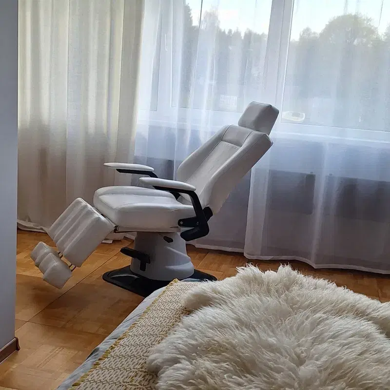 TREATMENT CHAIR / LOUNGER