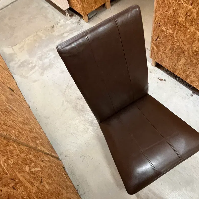 4tk Leather dining chairs