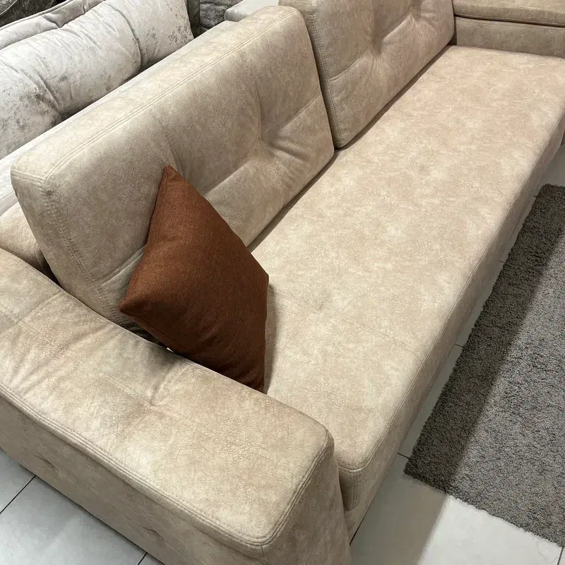 3-kohaline diivanvoodi pesukastiga